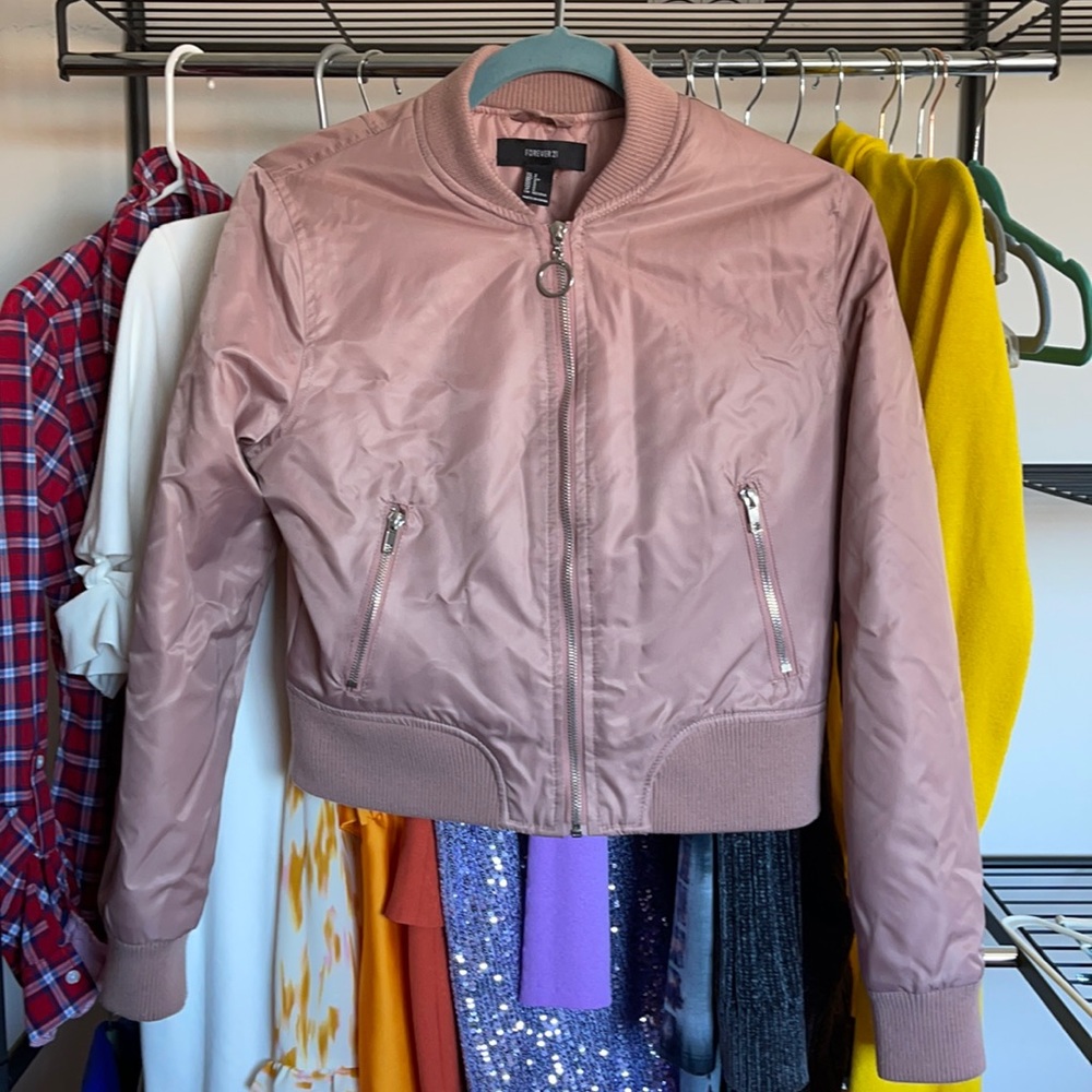 💗Forever 21 Blush Pink Cropped Bomber Jacket💗